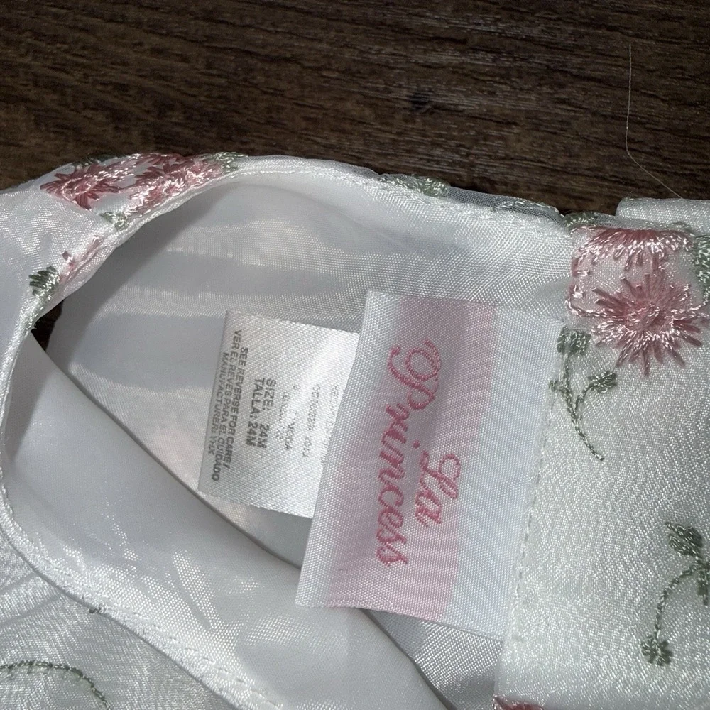 Lot Of 3 Girls Size 24 Months Dresses Lacy Embroidery‎ Fancy